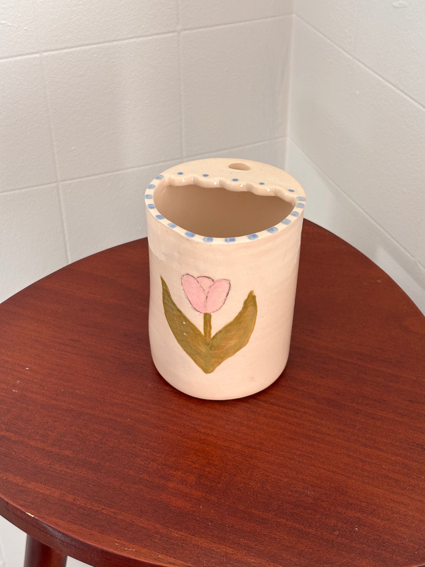 Scalloped Tulip Sip Cup