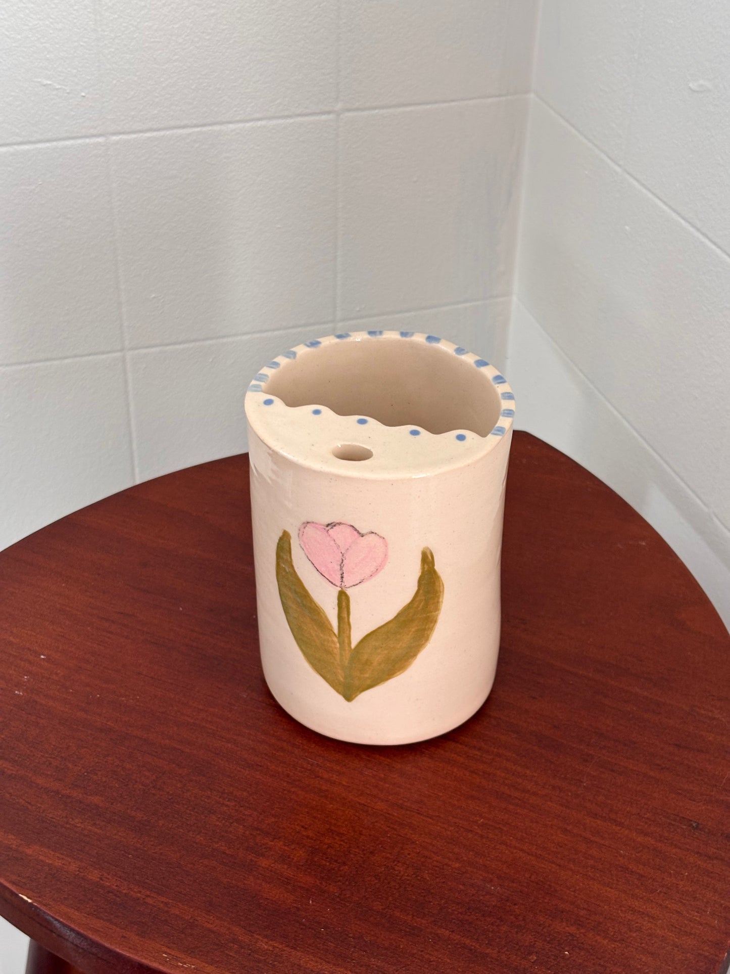 Scalloped Tulip Sip Cup
